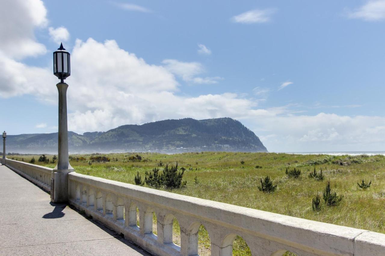 Sand & Sea: Pacific View Seaside Bagian luar foto